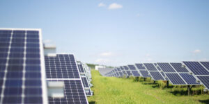 Renewable energy: Image of a solar electricity farm